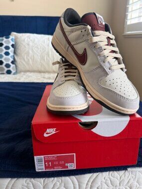 Nike Dunk Low Dark Pony / Soft Pearl